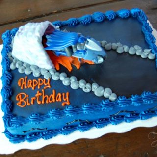 Batman Birthday Cake – Bakery Crafts $25 Giveaway
