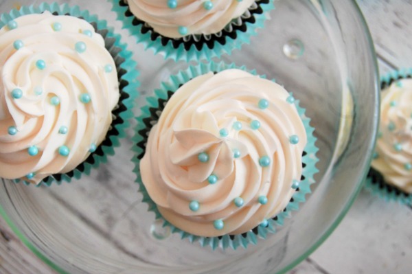 Light Vanilla Cupcakes Recipe