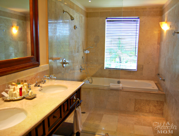Dreams Tulum - Spacious Junior Suite Bathrooms