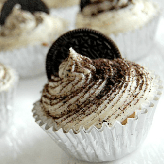 Easy Cookies and Cream Cupcakes Recipe