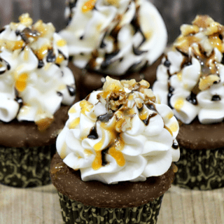 Easy Caramel Filled Chocolate Turtle Cupcakes