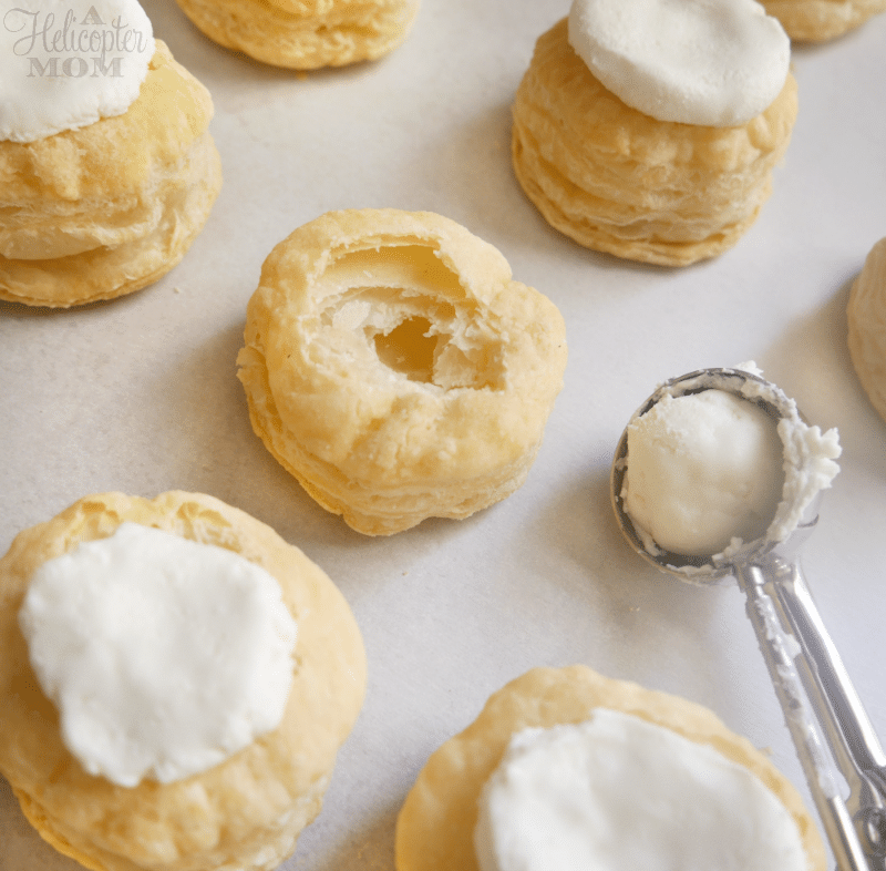 Easy Recipe - Puff Pastry Bites with Goat Cheese and Strawberry Jalapeno Topping